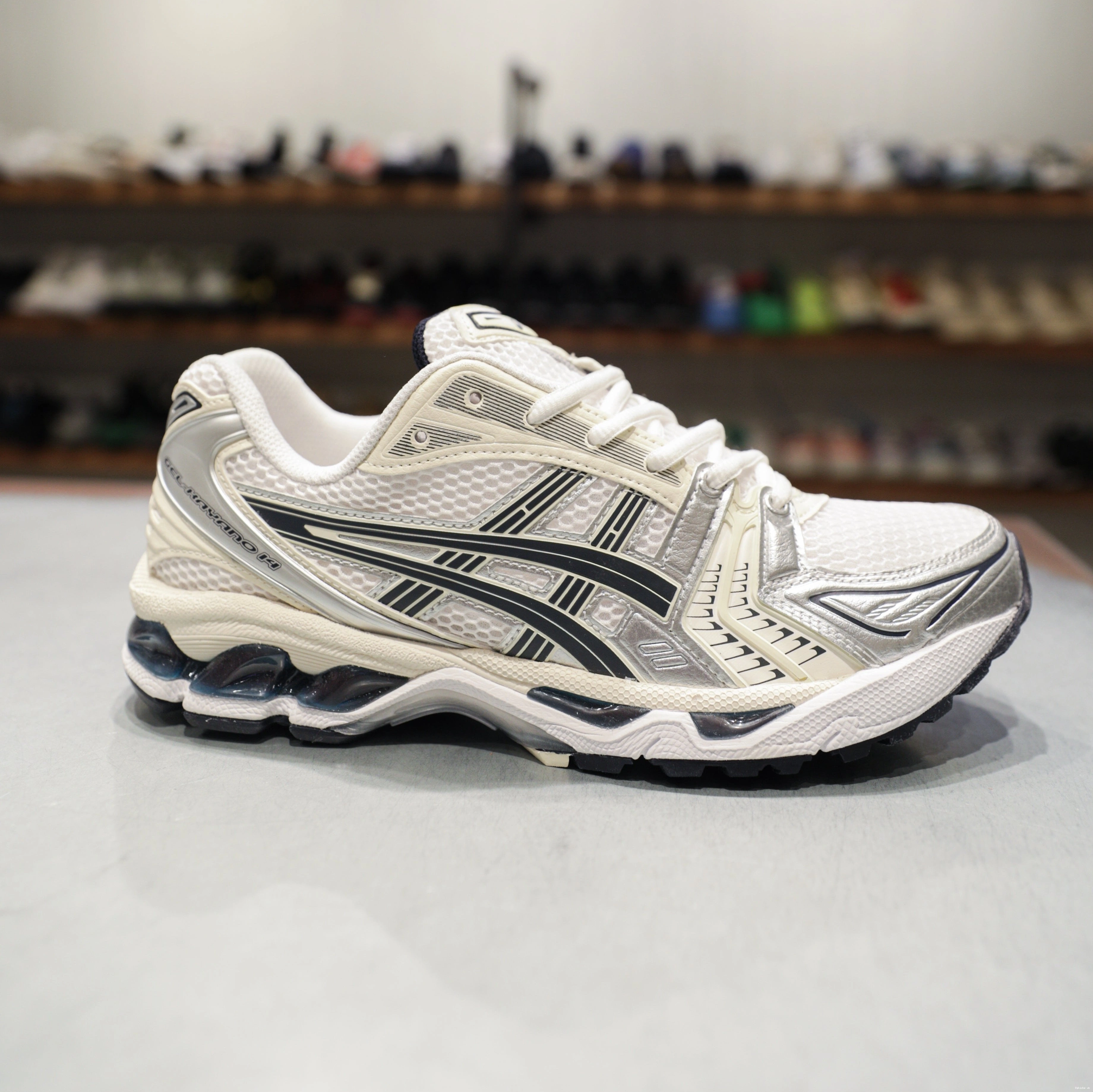 14 White ASICS Midnight W Gel-Kayano 0818